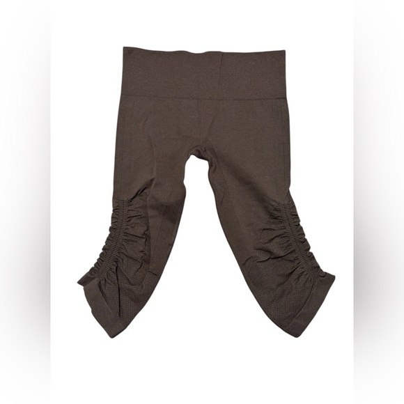 Lululemon In The Flow Crop II in Heathered Bark Chocolate - Picture 5 of 7